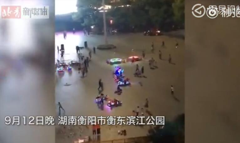 湖南衡阳路虎车冲进跳广场舞人群撞伤、砍伤43人、死亡3人！