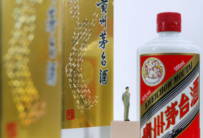贵州茅台市值单日蒸发1000亿，白酒又崩了