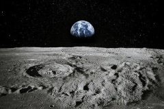 月球在过去25亿年里不断远离地球，月球为什么